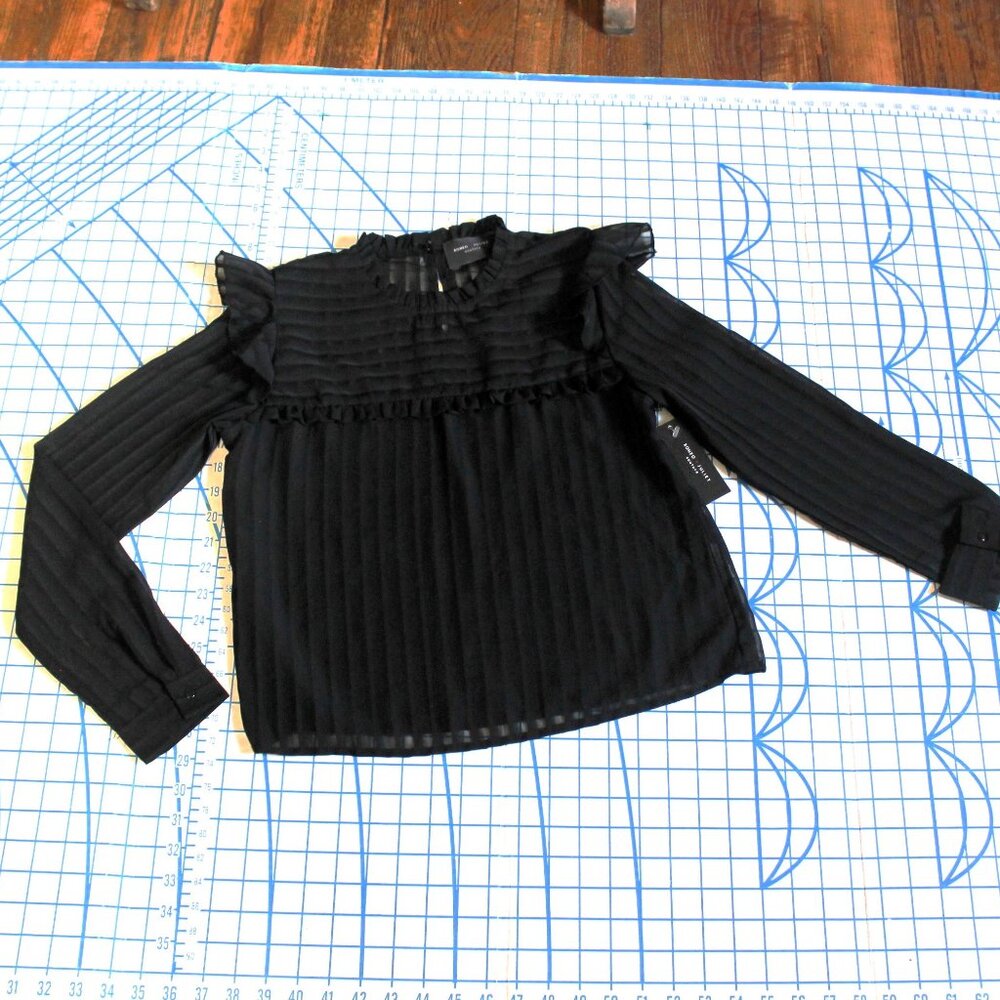 Romeo & Juliet Couture Sheer Black Blouse w/ Ruffles, Small, NWT